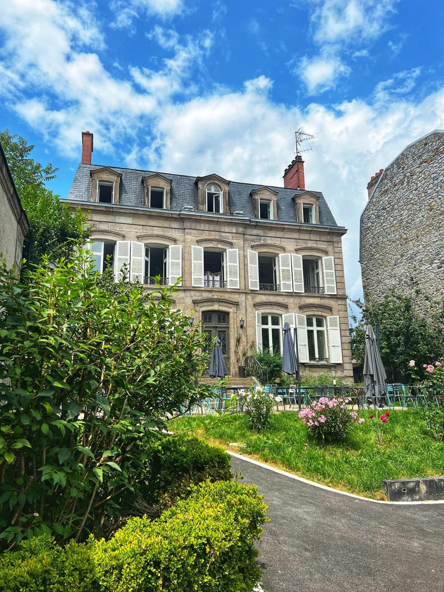 La Maison De Famille *